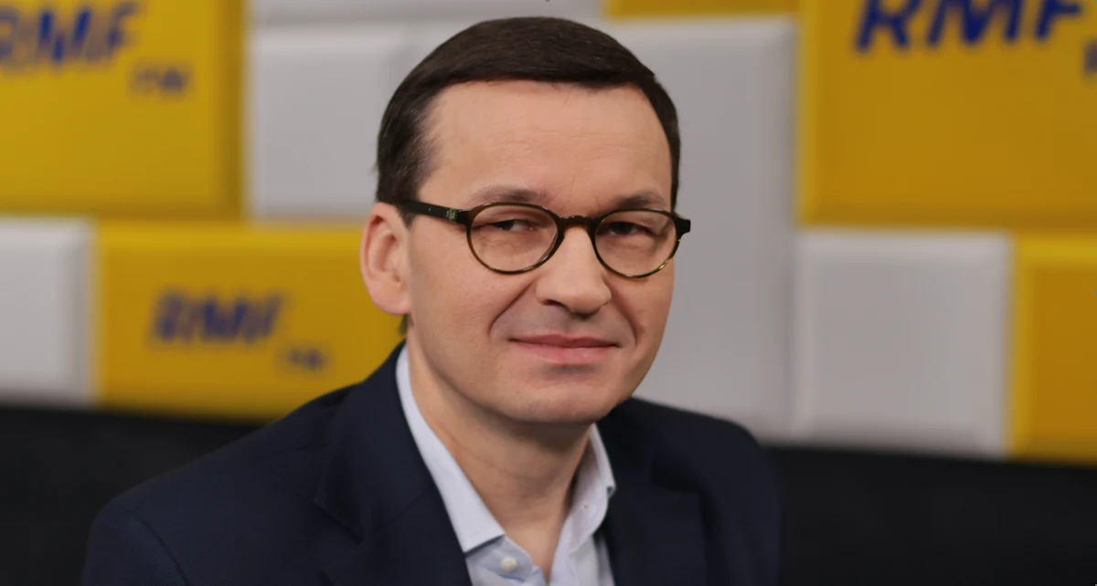 "Ja nie miałem kłopotów, ale widziałem, że kłopoty mieli posłowie opozycji, jak i z naszej partii. Jest rzeczą naturalną, że w takiej sytuacji można powtórzyć głosowanie po to, żeby nikt nie miał tych kłopotów i tak się stało. Pani marszałek postąpiła w najbardziej właściwy sposób. Widziałem na przykład, że pani Iwona Śledzińska-Katarasińska z Platformy Obywatelskiej podeszła do pani marszałek i sugerowała kłopoty. Widziałem wymachujących kartami posłów opozycji, którzy mówili, że są kłopoty z głosowaniem. Doszukiwanie się tutaj czegokolwiek niewłaściwego jest jak najbardziej nie na miejscu"- powiedział w RMF FM premier Mateusz Morawiecki komentując powtórzone sejmowe głosowanie ws. nowych członków Krajowej Rady Sądownictwa.