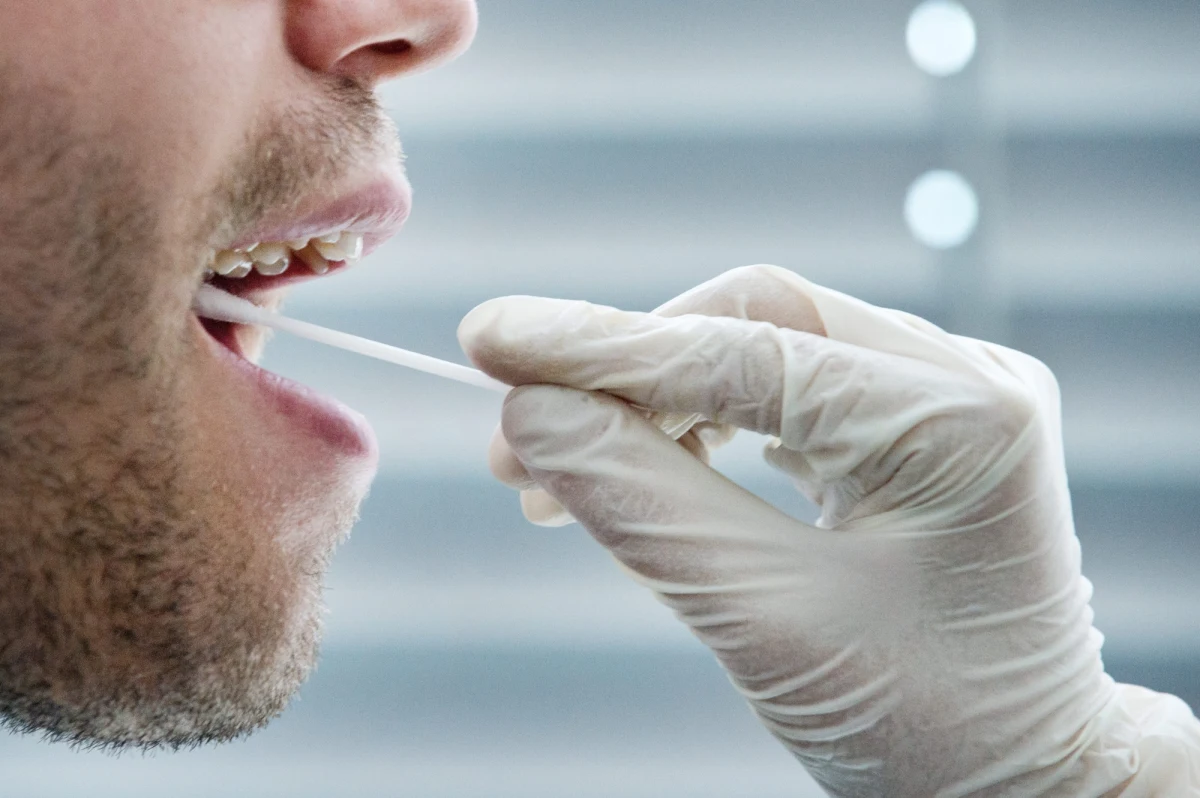 Śledczy rozpoczęli w sobotę pobieranie próbek DNA od około 900 mężczyzn w miasteczku Grevenbroich w Nadrenii Północnej-Westfalii. Ich celem jest rozwiązanie sprawy morderstwa 11-letniej dziewczynki sprzed 23 lat.