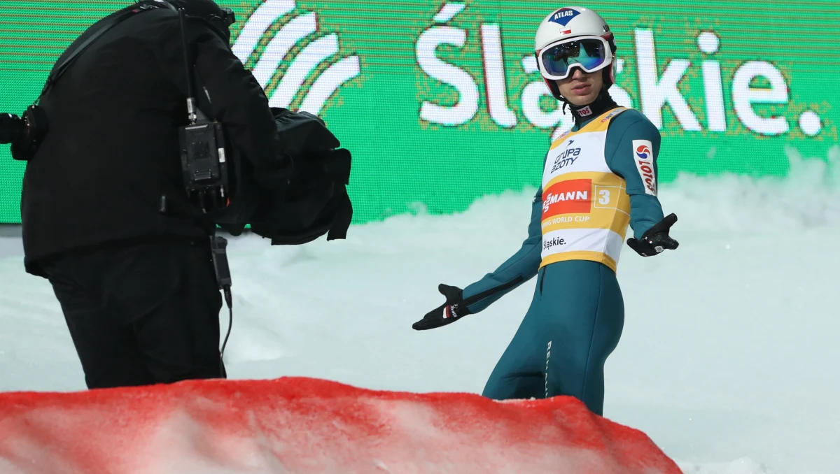 W niedzielę o godzinie 11.30 w Wiśle rozpocznie się pierwszy w tym sezonie indywidualny konkurs Pucharu Świata w skokach narciarskich. Biało-czerwoni mają powody do optymizmu. W sobotę w zmaganiach drużynowych zajęli trzecie miejsce.