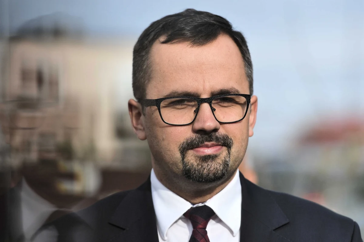 "Pełnomocnikiem rządu ds. Centralnego Portu Komunikacyjnego zostanie Marcin Horała" - powiedział w rozmowie z tygodnikiem "Sieci" premier Mateusz Morawiecki. Jak dodał, teraz potrzebny jest tam polityk, który będzie miał siłę polityczną konieczną na tym etapie projektu CPK.