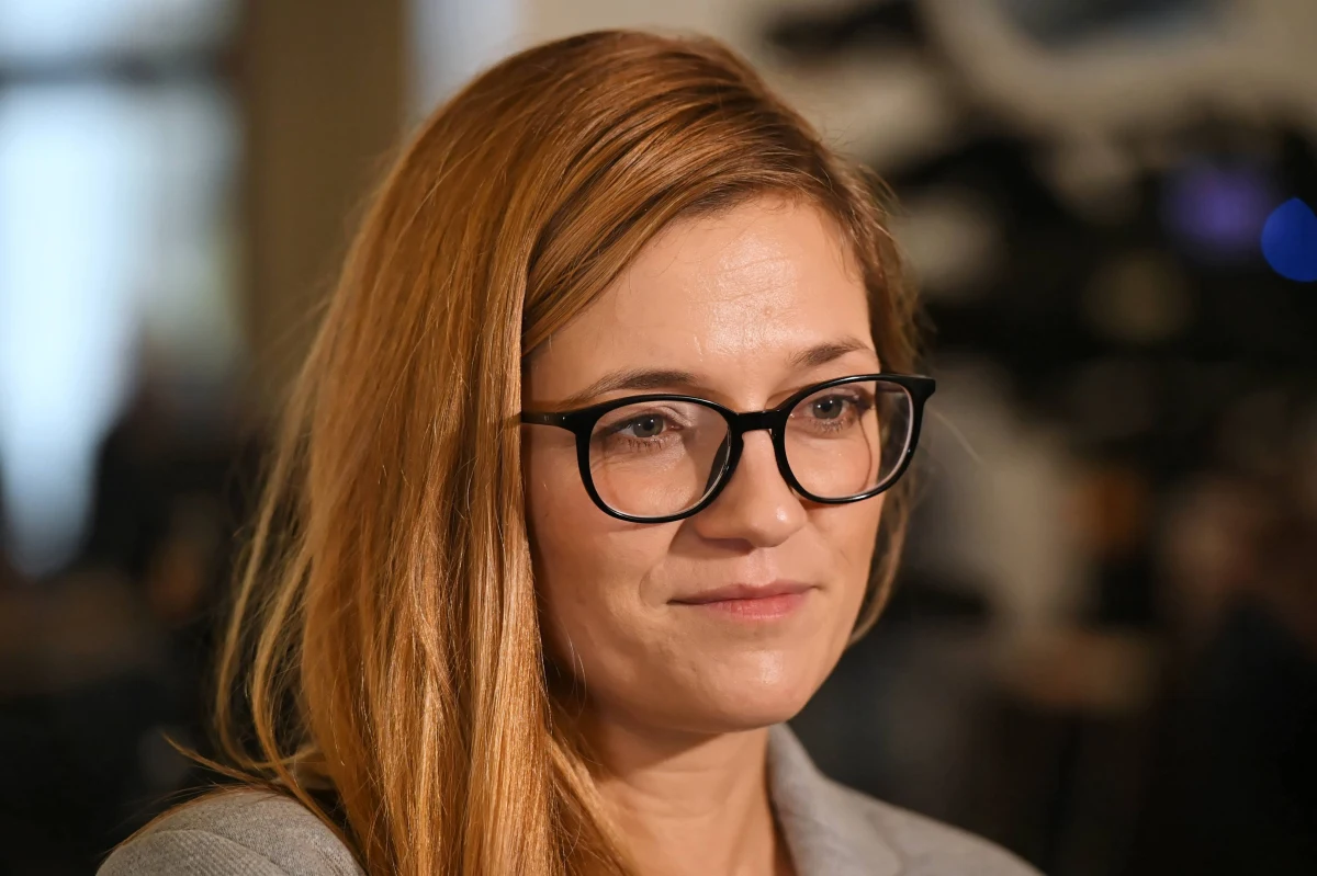 "Potrafimy przyznać się do błędu" - powiedział wicerzecznik PiS Radosław Fogiel o wyborze Magdaleny Biejat (Lewica) na szefową sejmowej Komisji Polityki Społecznej i Rodziny. "PiS postara się rozwiązać tę kwestię tak, aby uniknąć awantury w Sejmie, a zarazem uszanować tradycyjne wartości" - dodał.