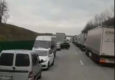 Kierowcy zablokowali korytarz życia na A4. "Muszą liczyć się z konsekwencjami"