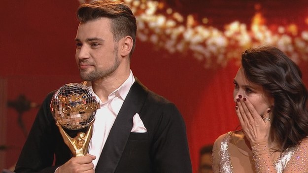 Damian Kordas i Janja Lesar wytańczyli zwycięstwo w 10., jubileuszowej edycji "Dancing With The Stars. Taniec z Gwiazdami". W finale okazali się lepsi od Barbary Kurdej-Szatan i Jacka Jeschke. W wielkim finale pary zatańczyły m.in. freestyle do utworów wykonywanych na żywo przez Cleo oraz Michała Szpaka.