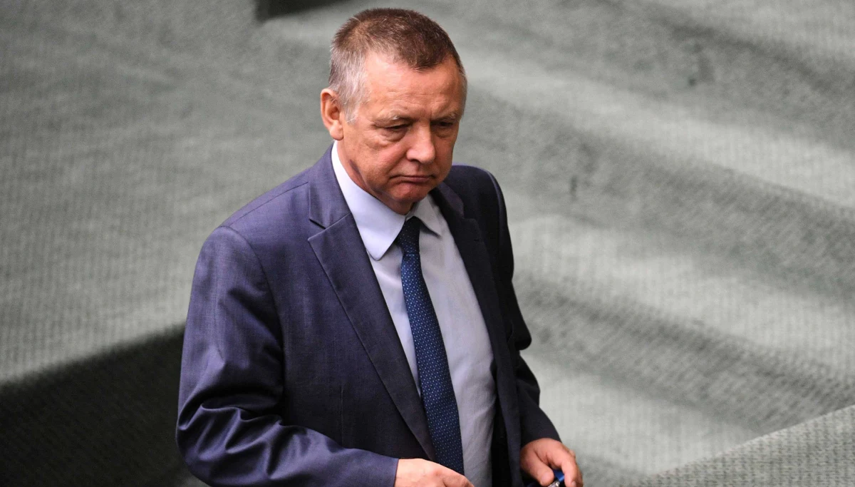 ​Ministerstwo Finansów zawiadamia prokuraturę w sprawie krakowskiej kamienicy Mariana Banasia - dowiedzieli się dziennikarze RMF FM. Generalny Inspektor Informacji Finansowej złożył w białostockiej prokuraturze obszerne doniesienie. Urzędnicy resortu odkryli także tajemnicze przepływy finansowe.