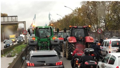 Paryż zablokowany przez protestujących rolników 