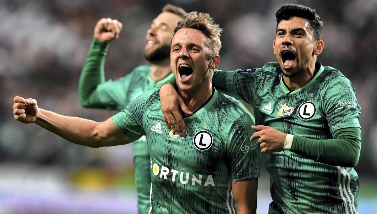 Legia Warszawa chce wrócić do pasma zwycięstw w Ekstraklasie. Po porażce z Pogonią Szczecin zagra na własnym stadionie z Koroną Kielce. Kielczanie zajmują 13. miejsce w tabeli, choć ostatnio wygrali ze słabiutkim Rakowem Częstochowa. Wojskowi mogą zatem wrócić na drogę zwycięstw, bo ostatnio dobrze gra się im jedynie z przeciwnikami z dolnej części tabeli. Rozdaliśmy wszystkie bilety na sobotni mecz Legii Warszawa z Koroną Kielce, które dla Was mieliśmy.