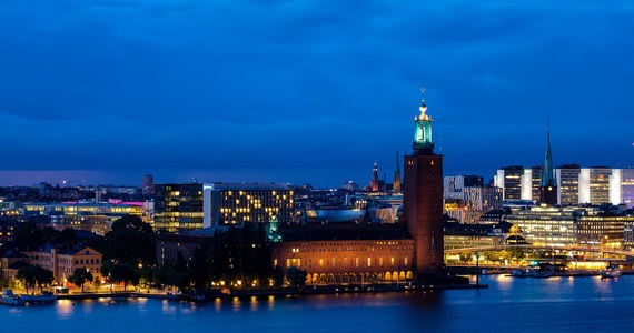 Ratusz w Sztokholmie to ostatni przystanek laureatów nagrody Nobla. Odbywający się tu bankiet wydawany na ich cześć jest ukoronowaniem ceremonii wręczenia nagród. Błękitna sala jest tak duża, że z łatwością pomieści 1300 gości. 