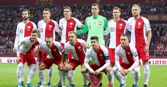 Reprezentacja Polski awansowała z 21. na 19. miejsce w rankingu Międzynarodowej Federacji Piłki Nożnej (FIFA). W czołowej piątce nie zaszły zmiany - prowadzi Belgia, która zwyciężyła we wszystkich 10 grach w 2019 roku, przed mistrzem świata Francją, Brazylią, Anglią i Urugwajem.