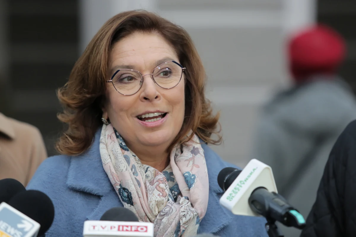 "Prekampania w Platformie jest dla nas rzeczą bardzo ważną, bo pozwala nam wszystkim wspólnie spotkać się, rozmawiać o wizji Polski, o tym co zamierzamy razem zrobić" - oświadczyła w Olsztynie wicemarszałek Sejmu i kandydatka w prawyborach prezydenckich w Platformie Obywatelskiej, Małgorzata Kidawa-Błońska. "Wszystkich, którzy sugerują, że ta prekampania może nas podzielić, uspokajam: ta kampania nas na pewno nie podzieli, a na pewno wzmocni i to będzie taki początek startu po kolejne zwycięstwo" - dodała. 