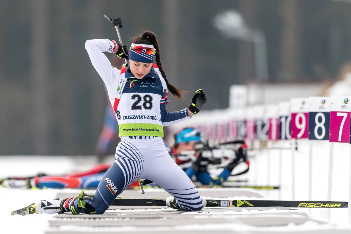 W sobotę rozpocznie się nowy sezon Pucharu Świata w biathlonie. Panie i panowie rywalizację rozpoczną w szwedzkim Oestersund. Faworytkami, podobnie jak przed rokiem, są Włoszki Lisa Vitozzi i Dorothea Wierer. Dla Kamili Żuk będzie to pierwszy sezon w pełni seniorski. W tym roku z powodu zmiany przepisów zawodniczka mogła jeszcze startować w mistrzostwach świata juniorek. O tym, z jakim nastawieniem zawodniczka wchodzi w nowy sezon i jak wyglądały przygotowania z nowym trenerem, z biathlonistką AZS AWF Katowice rozmawiał Wojciech Marczyk z redakcji sportowej RMF FM.
