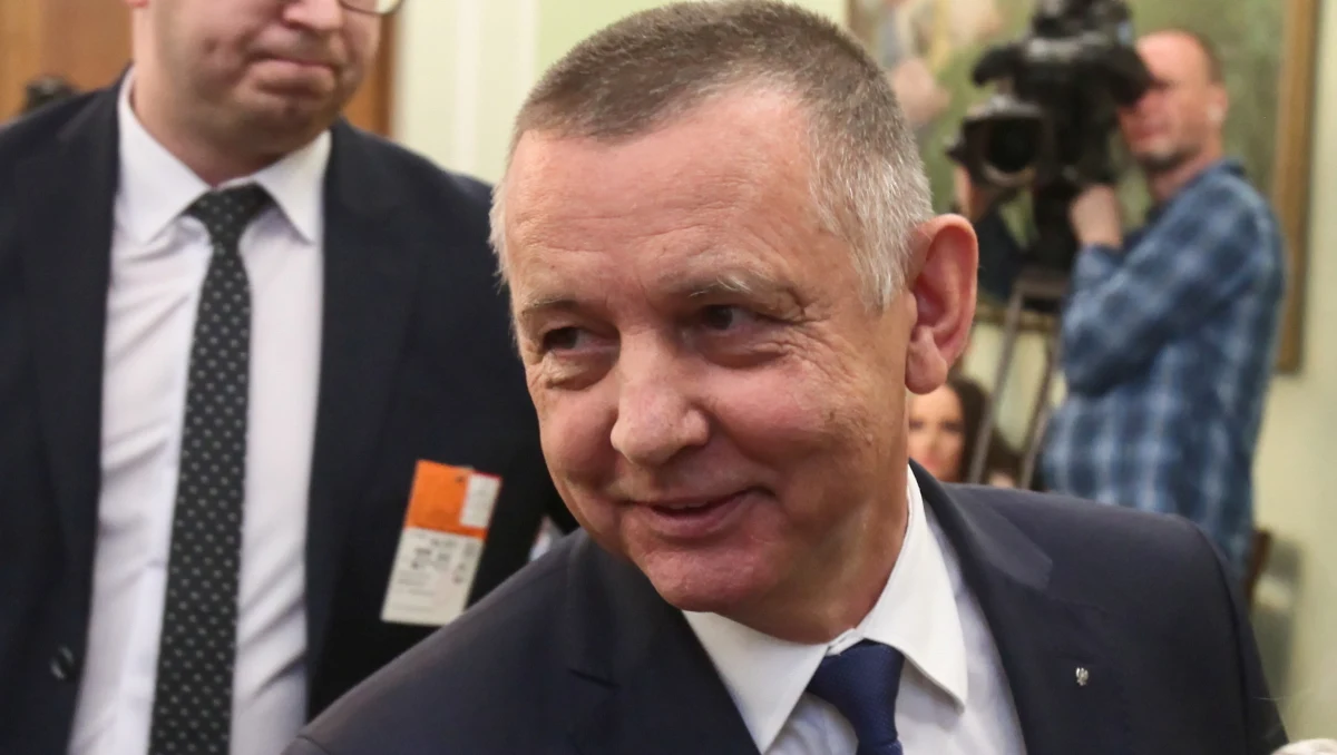 Oczekiwania kierownictwa partii rządzącej są jasne: Marian Banaś ma zrezygnować z fotela szefa NIK. "Jeśli sytuacja nie ulegnie zmianie, trzeba się będzie zastanowić nad zmianą przepisów" – powiedział Interii Wojciech Szarama z PiS, przewodniczący sejmowej komisji ds. kontroli państwowej.