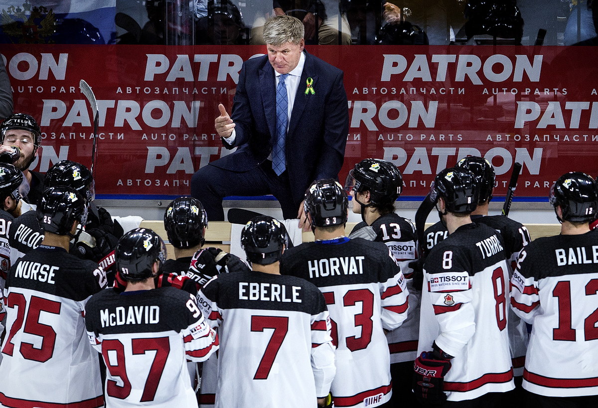 Bill Peters - trener hokeistów Calgary Flames zrezygnował ze sprawowanej przez siebie funkcji. Taką informację podał dyrektor generalny kanadyjskiej drużny Brad Treliving. Byłemu już trenerowi zarzuca się, że obrażał na tle rasowym zawodnika w niższej klasie rozgrywkowej... 10 lat temu. 