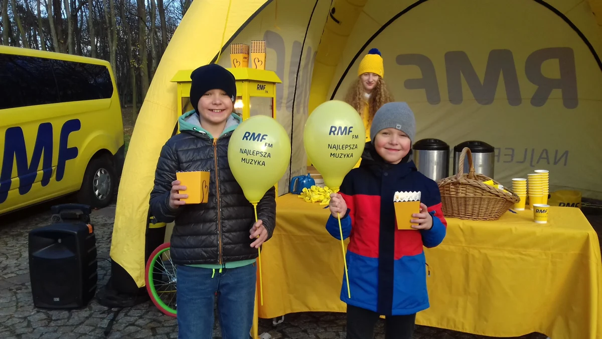 Mający prawie 600 lat Mińsk Mazowiecki był dziś Twoim Miastem w Faktach RMF FM. Żółto-niebieski wóz satelitarny zaparkował na placu przed tamtejszym Miejskim Domem Kultury, czyli Pałacem Dernałowiczów.