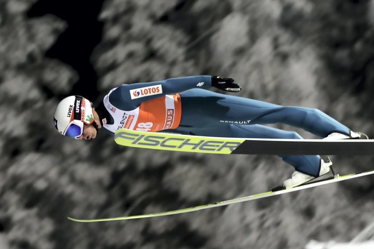 Norweg Daniel Andre Tande wygrał konkurs Pucharu Świata w skokach narciarskich w Kuusamo. Najlepszy z Polaków Dawid Kubacki był 12. 