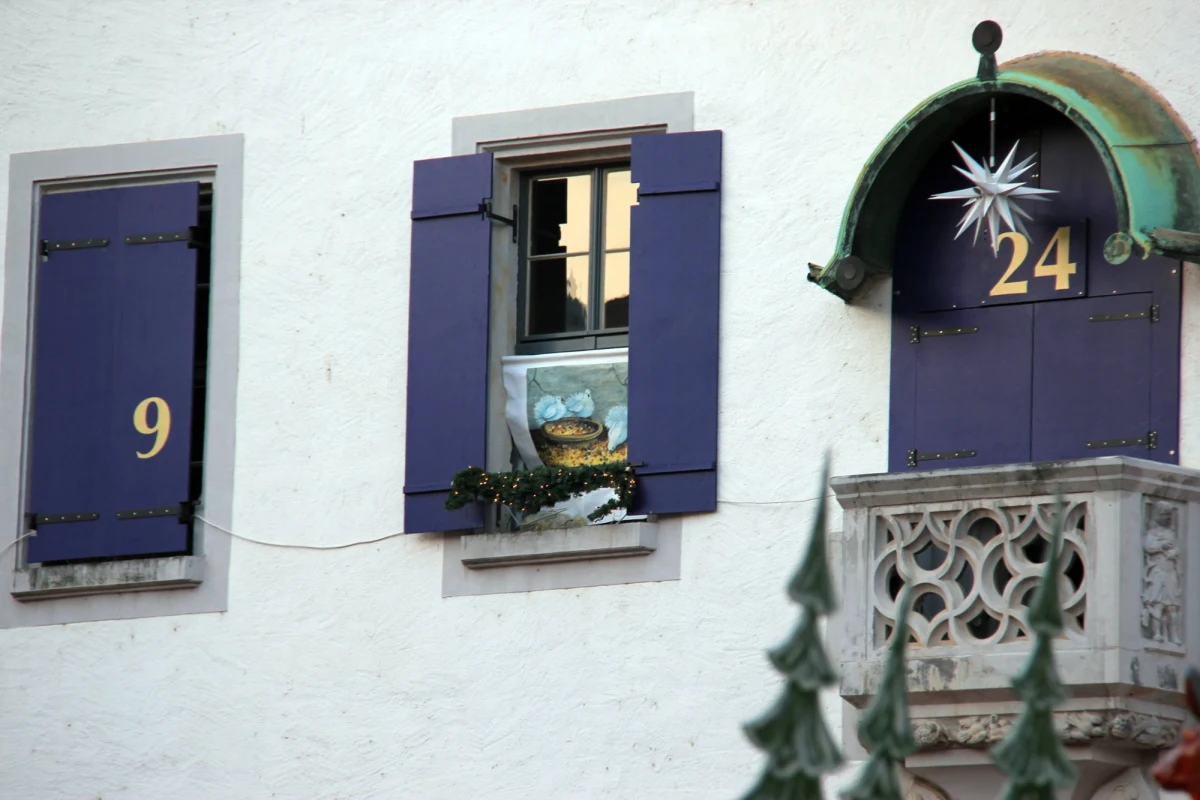 Boże Narodzenie tuż tuż. Jak przypadają święta w tym roku i czy warto wziąć dodatkowe dni wolne, by dłużej cieszyć się odpoczynkiem?