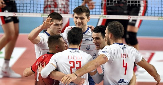 Wraca siatkarska Liga Mistrzów mężczyzn. Już we wtorek zobaczymy pierwsze spotkanie polskiego zespołu w tej edycji rozgrywek. We wtorek Grupa Azoty ZAKSA Kędzierzyn-Koźle podejmie Vojvodinę NS Seme Nowy Sad. Z kolei w środę VERVA Warszawa Orlen Paliwa zmierzy się z Tours VB.