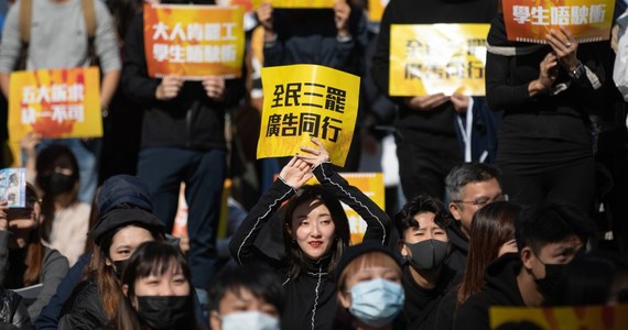 Hongkong po raz pierwszy od 15 lat odnotuje deficyt budżetowy - ocenił sekretarz ds. finansowych w lokalnym rządzie Paul Chan. Zaznaczył, że gospodarce poważnie zaszkodziły trwające od czerwca protesty. 