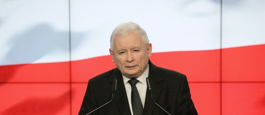 Jarosław Kaczyński jeszcze nie wyszedł ze szpitala po operacji wszczepiania stawu kolanowego – dowiedzieli się dziennikarze RMF FM. Prezes PiS czuje się dobrze, ale pozostaje cały czas w Wojskowym Instytucie Medycznym w Warszawie.