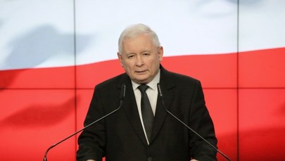 Kaczyński jeszcze nie wyszedł ze szpitala. Przeszedł wszczepienie endoprotezy stawu kolanowego