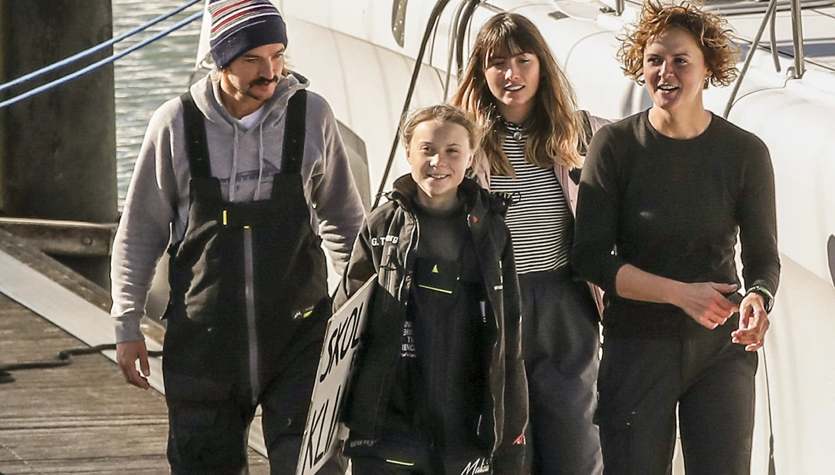 16-letnia Szwedka Greta Thunberg, która dopłynęła katamaranem do Lizbony po 21-dniowej podróży przez Atlantyk, zapewniła, że dalej będzie podróżować po świecie, by uświadamiać ludzi o istniejącym zagrożeniu dla klimatu. 