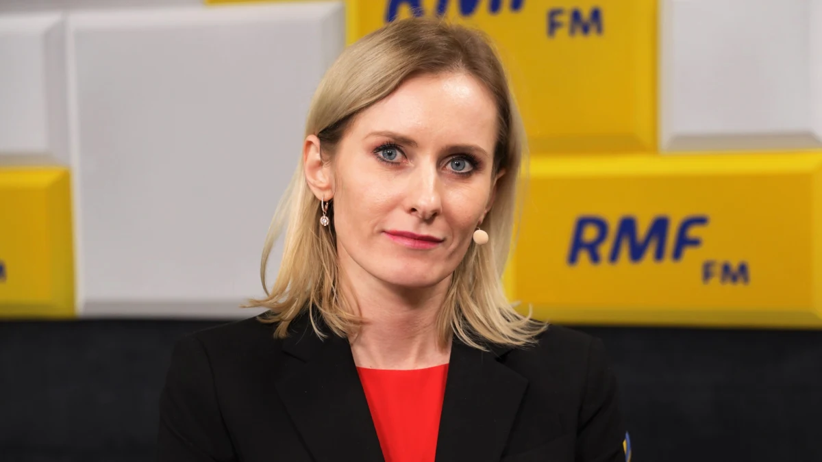 Pacjent chory na cukrzycę powinien zachować spokój i przyjmować dalej te leki - mówi w Popołudniowej rozmowie w RMF FM dyrektorka Narodowego Instytutu Leków Anna Kowalczuk pytana o doniesienia, że zażywana przez chorych na cukrzycę metformina może mieć w sobie silnie trujący związek chemiczny. "Mówimy o lekach stosowanych w chorobie przewlekłej, o potencjalnie śladowych ilościach zanieczyszczeń, także proszę oszacować, jakie jest prawdopodobieństwo wystąpienia jakichkolwiek problemów" - tłumaczy gość Marcina Zaborskiego. I podkreśla: "Te leki będą dostępne w aptekach i te leki powinny być jak najbardziej przyjmowane przez pacjentów".