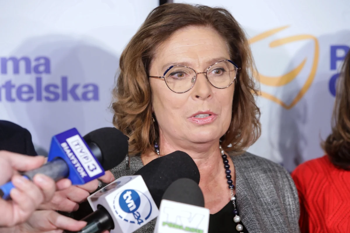 "Na naszych oczach te instytucje, które powinny budować stabilność naszego kraju, rozpadają się" – mówiła w Białymstoku wicemarszałek Sejmu Małgorzata Kidawa-Błońska, kandydatka w prawyborach prezydenckich PO. W tym kontekście wymieniła nie tylko sprawę prezesa Najwyższej Izby Kontroli Mariana Banasia, ale też m.in. reformę edukacji likwidującą gimnazja czy zmiany w sądownictwie.