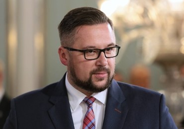 Poseł Kulasek: Proponuję spróbować się utrzymać w Warszawie za 9 tys. zł