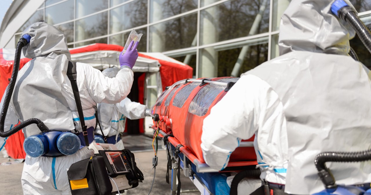 Śmiertelny wirus wraca. Ebola się rozprzestrzenia