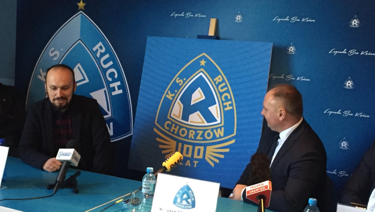 Ruch Chorzów, który obecnie rozgrywa swoje spotkania na poziomie III ligi, w przyszłym roku będzie świętować okrągłą 100. rocznicę powstania. Ruch został założony dokładnie 20 kwietnia 1920 roku. Z okazji okrągłej rocznicy powstania, jeden z najbardziej utytułowanych klubów w Polsce przygotował specjalny herb, którym przez cały przyszły rok będzie się posługiwał. Znajdzie się on na oficjalnych klubowych koszulkach i gadżetach.