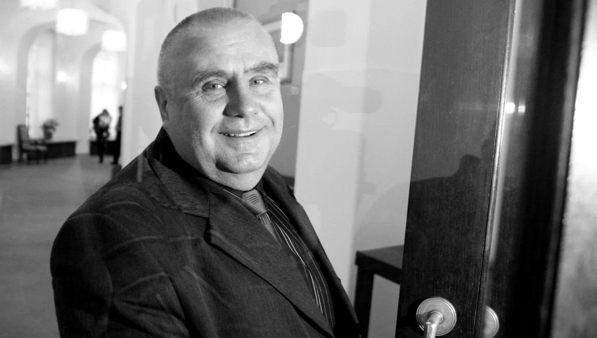 Nie żyje Janusz Dzięcioł: zwycięzca pierwszej edycji słynnego reality show "Big Brother" i były poseł zginął dzisiaj rano w wypadku na przejeździe kolejowym koło Grudziądza. Informację o jego śmierci potwierdziła szefowa Prokuratury Rejonowej w Grudziądzu Agnieszka Reniecka.