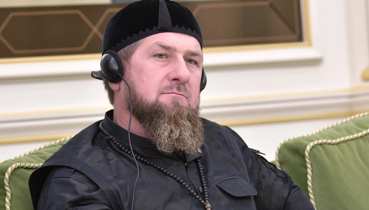 Niemiecki tabloid "Bild" sugeruje w piątkowym wydaniu, że zamordowanie w sierpniu w Berlinie obywatela Gruzji Zelimchana Changoszwilego mogło być zemstą przywódcy Czeczenii Ramzana Kadyrowa. Wskazuje na to kilka poszlak, m.in. data zabójstwa.