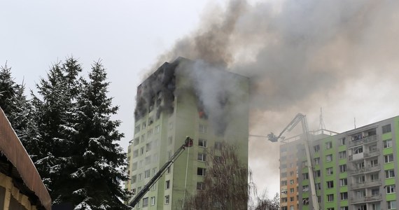 ​Potężna eksplozja gazu w w piątek w 12-piętrowym wieżowcu w słowackim Preszowie. Co najmniej pięć osób nie żyje, około czterdzieści jest rannych. Ostatnie trzy piętra budynku spłonęły całkowicie.
