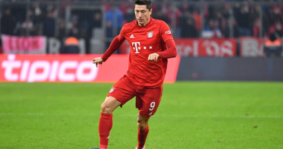 Robert Lewandowski zachwyca w tym sezonie. Strzela regularnie bramki we wszystkich rozgrywkach i błyszczy też na salonach. Tym razem pokazał swoje umiejętności na treningu.