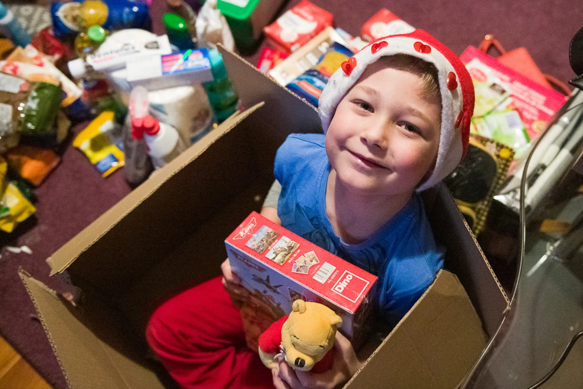 Na tę chwilę wolontariusze, darczyńcy oraz tysiące potrzebujących rodzin w całym kraju czekają od dawna. Już w najbliższą sobotę i niedzielę odbędzie się Weekend Cudów – jedno z najpiękniejszych świąt dobroczynności w Polsce. W tych dniach przygotowywane od tygodni Szlachetne Paczki trafią do wszystkich potrzebujących włączonych do 19. edycji programu. W tym roku wolontariusze przekażą dedykowaną pomoc ponad 14 500 rodzin i osobom samotnym. 
