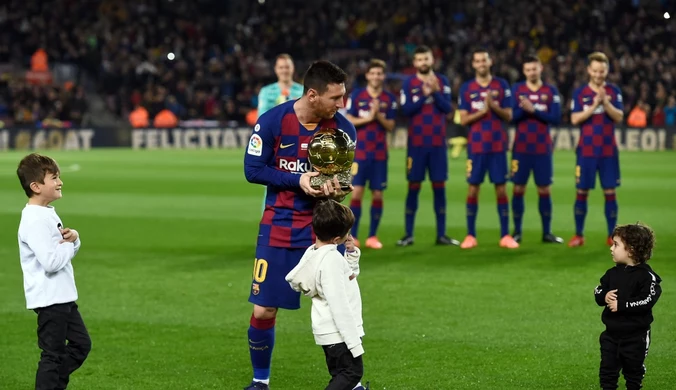 Primera Division. FC Barcelona - RCD Mallorca 5-2. Leo Messi zaprezentował Złotą Piłkę