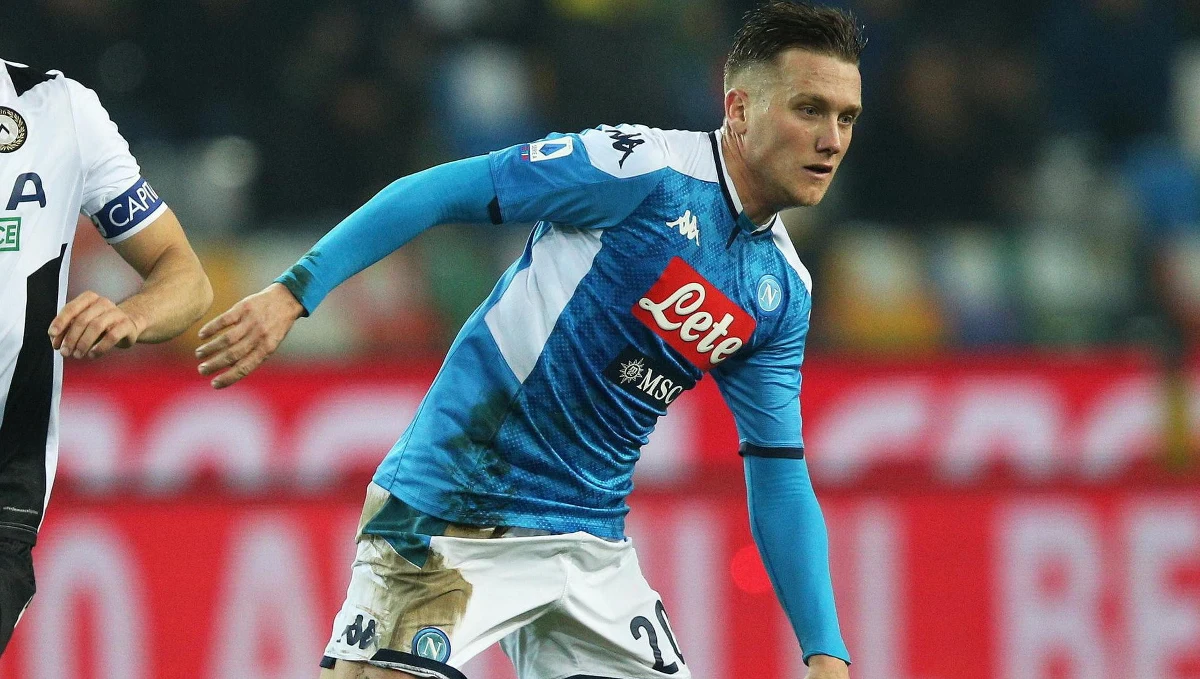 Piotr Zieliński strzelił w sobotę pierwszą bramkę w tym sezonie dla Napoli, a jego drużyna zremisowała na wyjeździe z Udinese 1:1 w 15. kolejce włoskiej Serie A. Polski pomocnik trafił do siatki w 69. minucie i doprowadził do wyrównania.