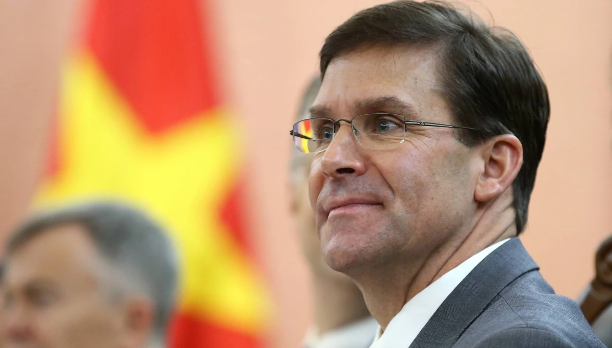 Minister obrony USA Mark Esper potwierdził, że planuje przenieść uwagę amerykańskich sił zbrojnych na Chiny oraz Rosję. Wcześniej zapewniał, że Stany Zjednoczone dysponują odpowiednimi siłami na Bliskim Wschodzie.