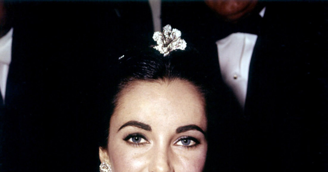 ​Kojarzy się z luksusem, elegancją i uczuciem. Drogocenną biżuteria największych ikon Hollywood - Elizabeth Taylor i Grace Kelly - można oglądać na wyjątkowej wystawie w Mediolanie.