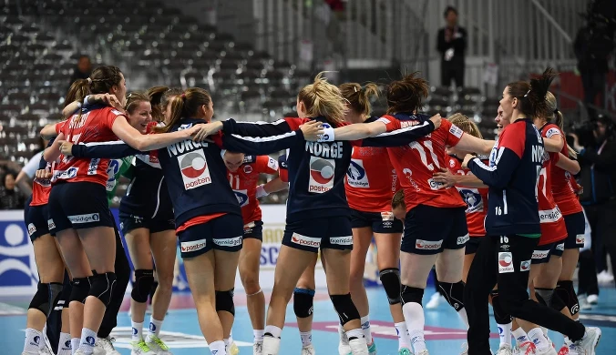 MŚ piłkarek ręcznych. Norweżki pokonały Dunki