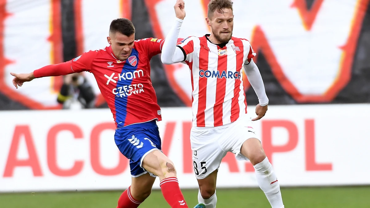 W niedzielę w piłkarskiej Ekstraklasie kibice oglądali trzy spotkania. W stolicy Małopolski Cracovia wygrała Rakowem Częstochowa 3:0, Pogoń Szczecin pokonała Piast Gliwice 1:0, a Legia Warszawa zwyciężyła ze Śląskiem Wrocław 3:0.