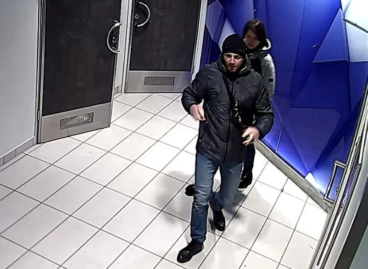 Policjanci z Rybnika szukają dwóch osób w związku ze śmiercią 36-letniego mężczyzny. Opublikowali ich zdjęcia i proszą o kontakt wszystkich, którzy rozpoznają poszukiwanych. 