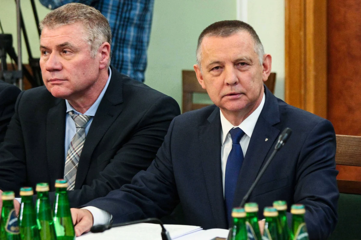 Prezes Najwyższej Izby Kontroli Maria Banaś nie przyjdzie na wtorkowe posiedzenie senackiej komisji Samorządu Terytorialnego i Administracji Państwowej – dowiedzieli się reporterzy RMF FM Krzysztof Zasada i Krzysztof Berenda. Opozycyjni senatorowie chcieli go zapytać o niejasności związane z jego majątkiem.