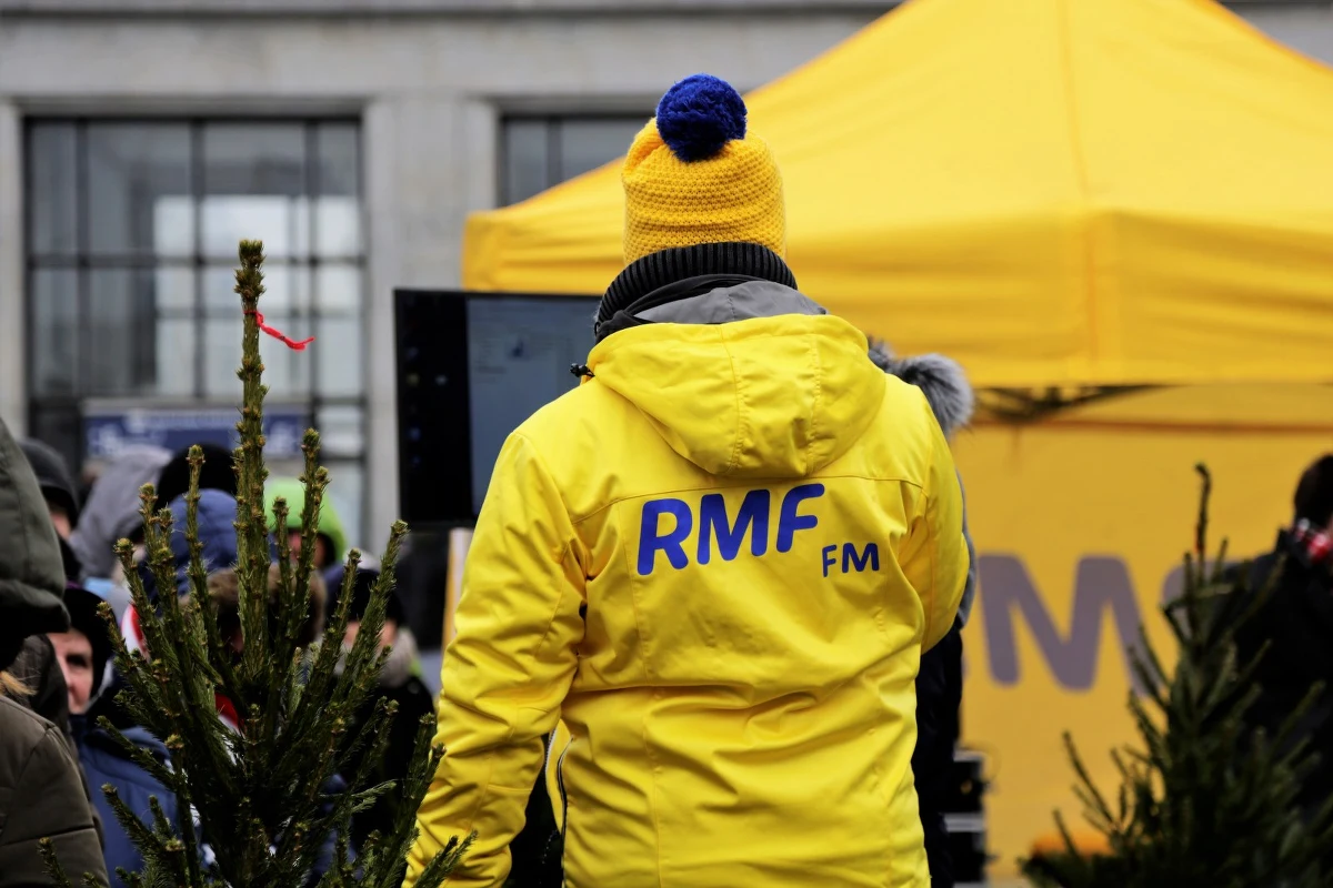 Już jutro 12 grudnia rusza akcja RMF FM "Choinka pod choinkę". W tym roku zaczynamy z przytupem - będziemy chcieli wraz z Wami przejść do historii i pobić rekord świata w śpiewaniu utworu "Last Christmas" George'a Michaela. Czekamy na Was w Katowicach na placu Lecha i Marii Kaczyńskich (dawny plac Szewczyka).