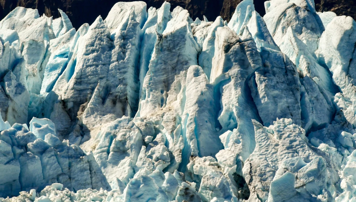 Lodowiec Marmolada w Dolomitach na północy Włoch, który ostatnio dosłownie topnieje w oczach, może zniknąć w ciągu najbliższych 25-30 lat - twierdzą naukowcy. Podczas dekady jedyny wielki lodowiec w tych górach zmniejszył się o jedną trzecią.