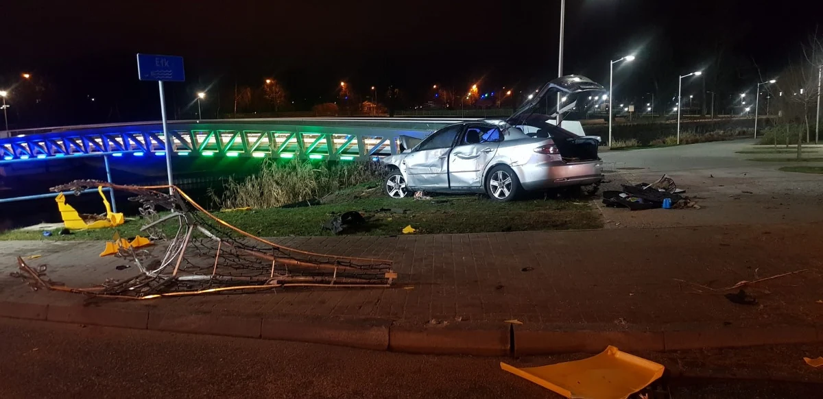 Tragiczny wypadek w Ełku. Zginęła 20-latka, której auto wpadło do rzeki.