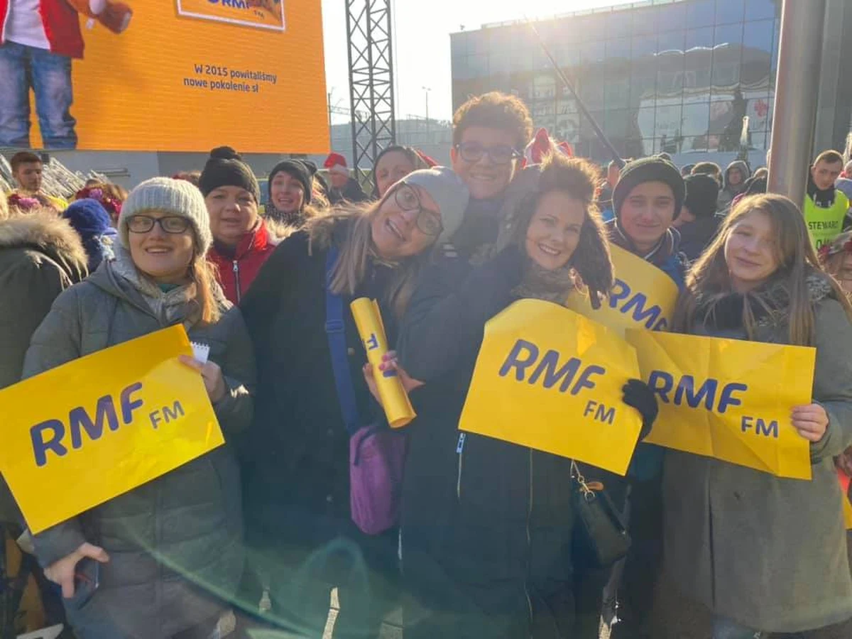 Udało się! W Katowicach razem ustanowiliśmy rekord Guinnessa we wspólnym śpiewaniu świątecznego hitu zespołu Wham - "Last Christmas". Legendarny utwór wybrzmiał podczas naszej akcji "Choinka pod choinkę od RMF FM", w ramach której w całej Polsce rozdajemy naszym słuchaczom żywe drzewka.