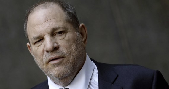 Hollywoodzki producent Harvey Weinstein osiągnął porozumienie pozasądowe z grupą kobiet, które oskarżyły go o molestowanie seksualne. Na mocy porozumienia kobiety te otrzymają 25 mln dolarów odszkodowania – poinformował "New York Times".