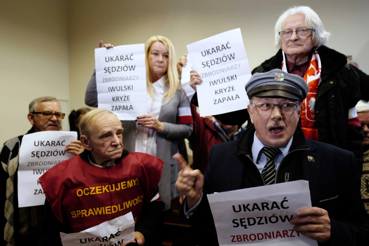 Zapadł wyrok w sprawie Romana S., byłego członka plutonu specjalnego ZOMO, oskarżonego o strzelanie do górników w kopalni "Wujek" w grudniu 1981 roku. Były zomowiec został skazany na 3,5 roku więzienia. Od milicyjnych kul w grudniu 1981 roku zginęło dziewięciu protestujących górników, a 21 zostało rannych. 