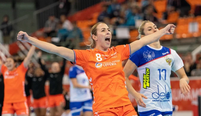 MŚ piłkarek ręcznych. Holandia pierwszym finalistą po wygranej z Rosją