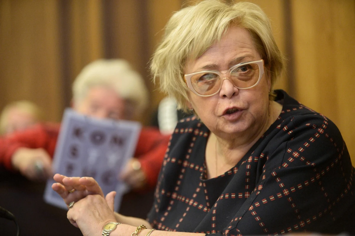 ​"Oświadczenie I prezes SN Małgorzaty Gersdorf to próba bezprawnego wpływu na sędziów orzekających w SN. Żaden przepis prawa krajowego i międzynarodowego nie daje nam możliwości do tego, by przestać orzekać" - napisali w oświadczeniu sędziowie Izby Dyscyplinarnej Sądu Najwyższego.